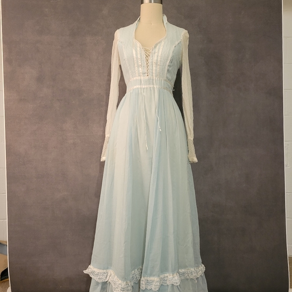 Gunne Sax vintage dress - Picture 2 of 14